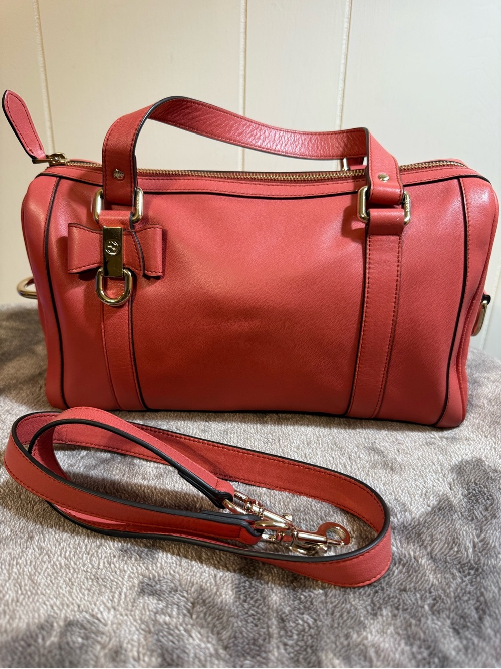 Gucci Coral Leather Shoulder Bag